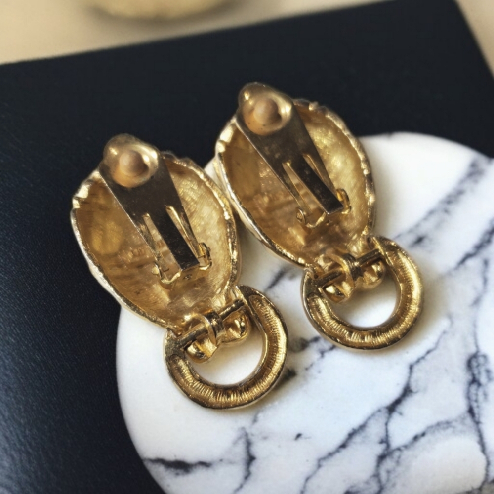 GAY BOYER Vintage 80's Panther Doorknocker Clip-on Earrings - Picture 4 of 5